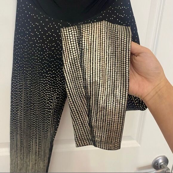 Beyond The Bump Drip Drop Fold Over Belly Ombre
Black Gold Maternity Legging - Picture 7 of 11